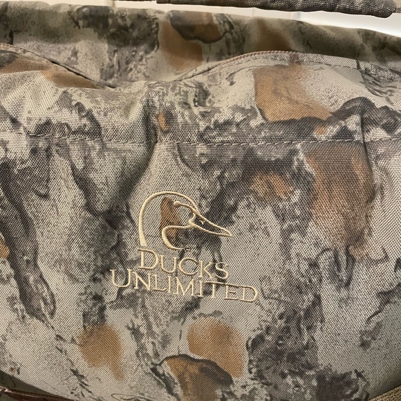 Ducks Unlimited Soft Shell Cooler Gear Bag - Picture 2 of 9